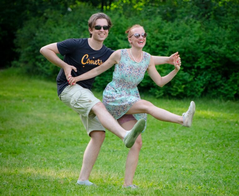 Lindy hop dancers